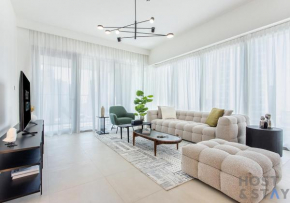 Luxurious 3BR with Burj Khalifa views